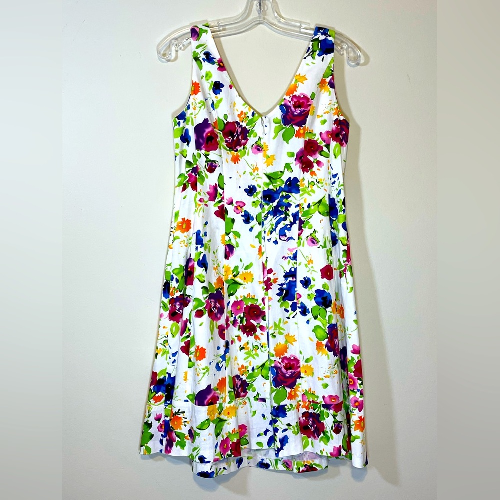 Size 10 Ralph Lauren Chaps dress with bright & bold flower pattern. Never worn.
